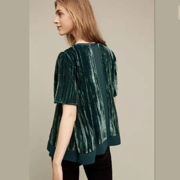 Anthropologie Tops - Anthropologie Maeve velevt swing top green M